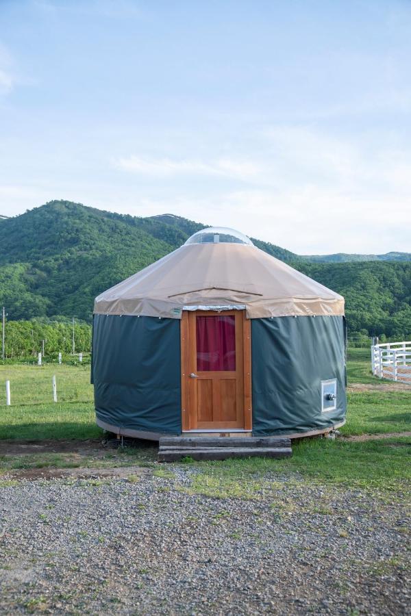 Hopi Hills Farmstay, Kiroro Akaigawa Exteriör bild